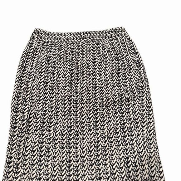 Banana Republic Pencil Skirt- size 6 - Picture 1 of 7